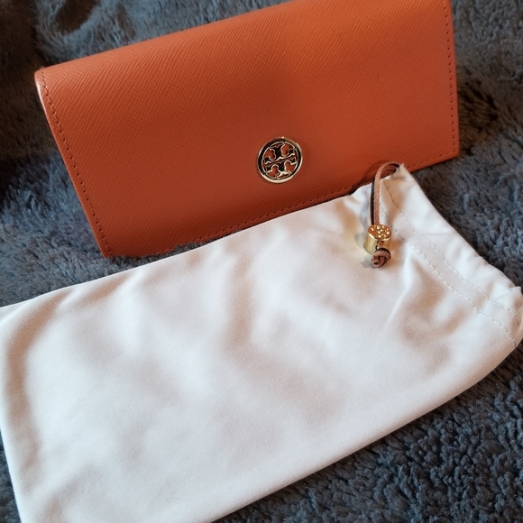 Tory Burch Accessories - Tory Burch sunglasses case and dust bag